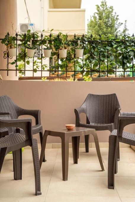 Cosy Flat With Private Garden Appartement Héraklion